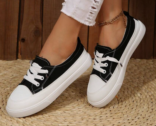 2025 Spring New Black & White Girl Student Skate Shoes, Fashion Versatile Sneakers